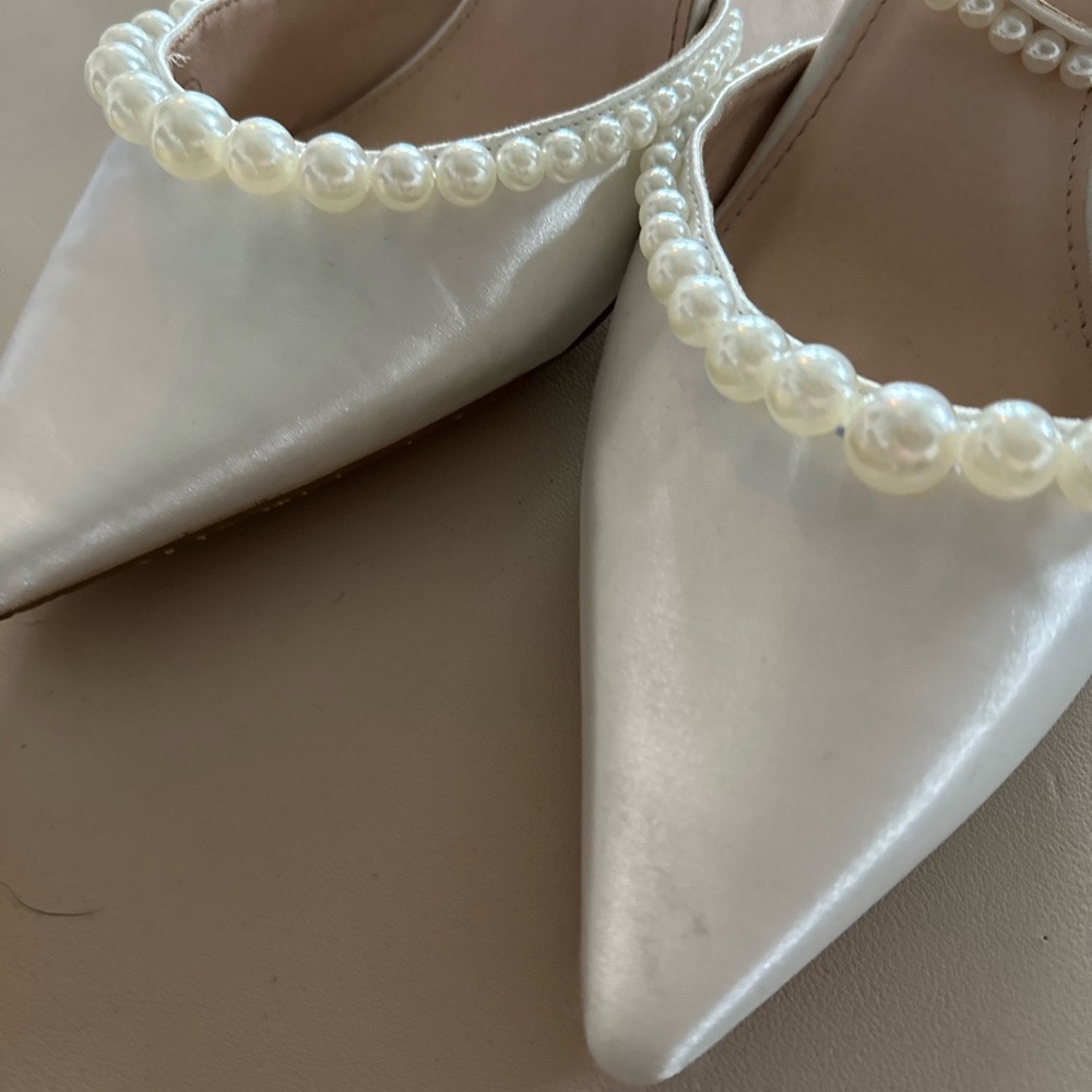 COPY - Elegant White Pearl-Embellished Heels size 10 - Picture 5 of 7
